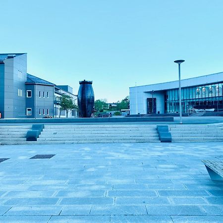 Husnes Sentrum Hotell Buitenkant foto