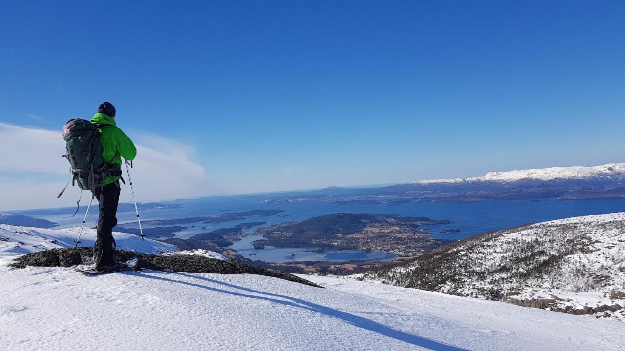 Husnes Sentrum Hotell Buitenkant foto
