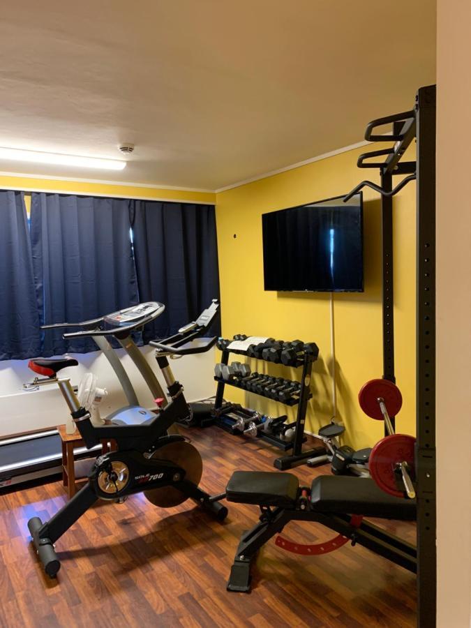 Husnes Sentrum Hotell Buitenkant foto