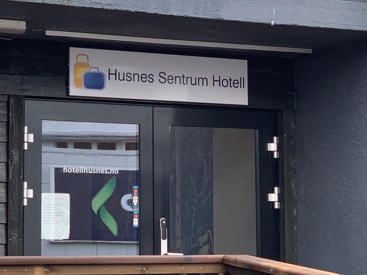 Husnes Sentrum Hotell Buitenkant foto
